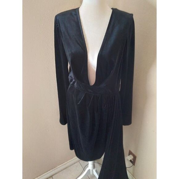 Michael Costello X Revolve Geneva Dress Black Velvet Mini Side Sash Sz XL Prom Michael Costello X Revolve Geneva Dress Black Velvet Mini Side Sash Sz XL Prom